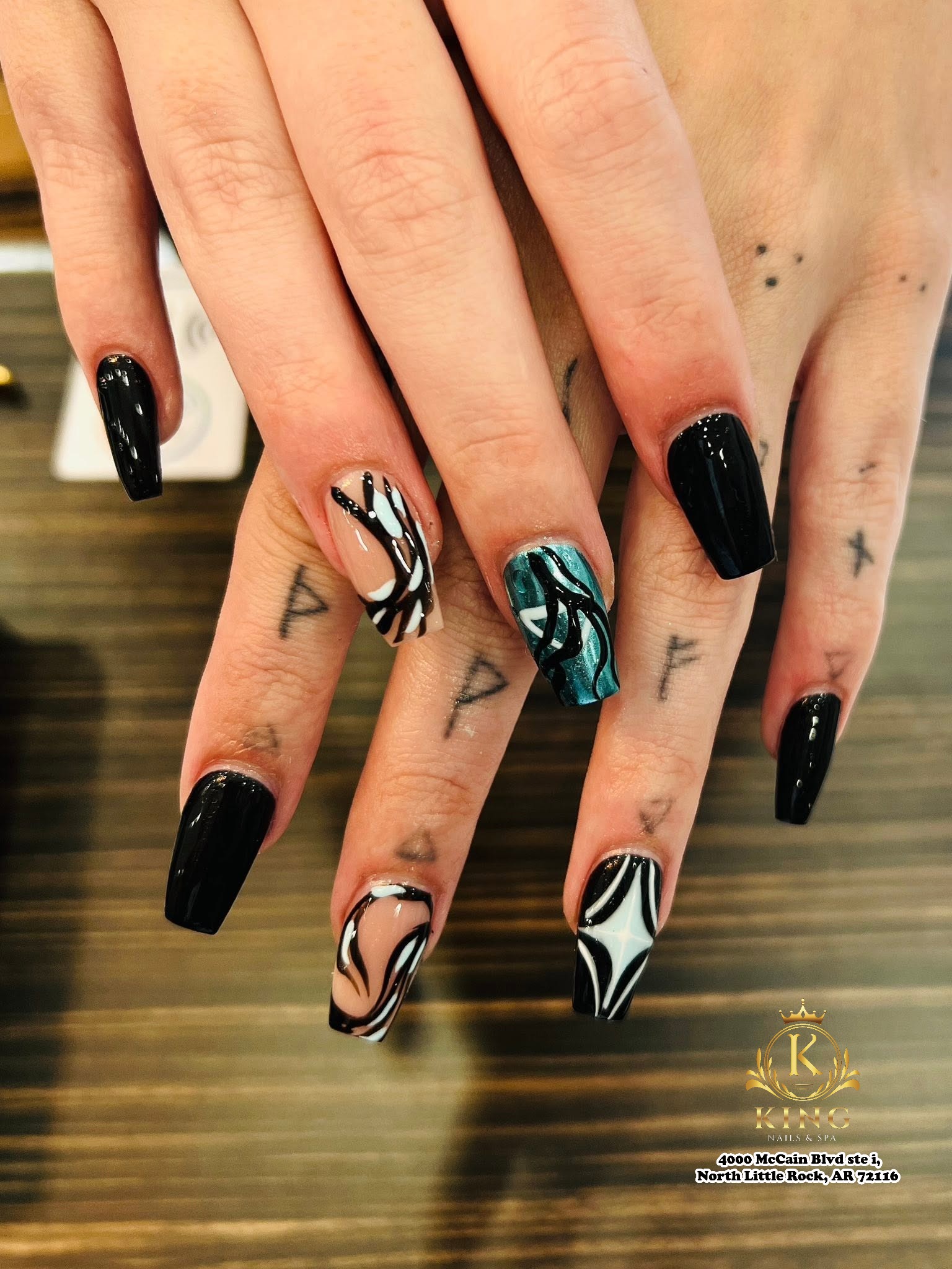 Elegant nails